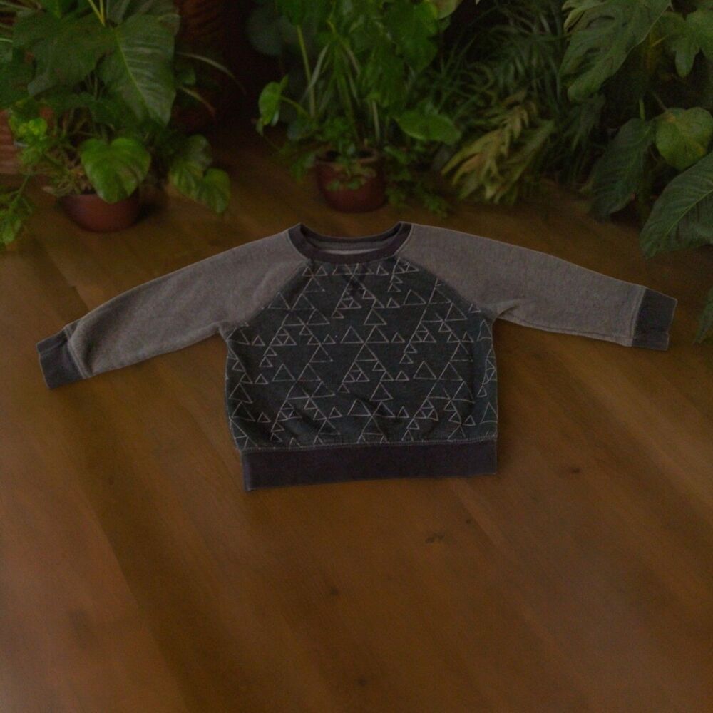 Cat & Jack Black Gray Colorblock Geometric Sweatshirt Toddler 18 Months